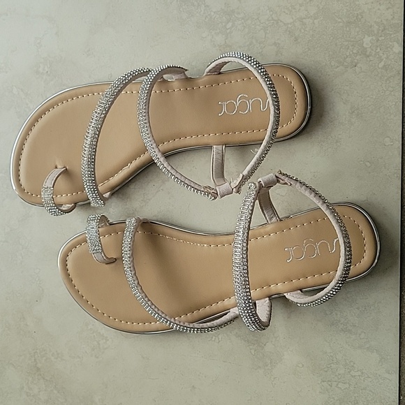 sandals - Picture 2 of 3